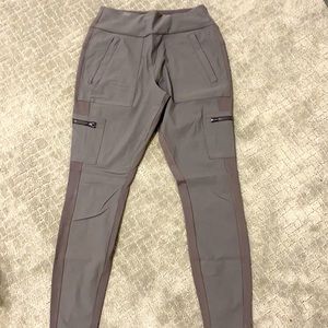 Dark gray/brown Headlands hybrid cargo pants sz6